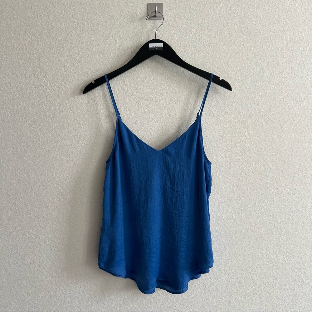 Blue Brochu Walker Tank 🦋